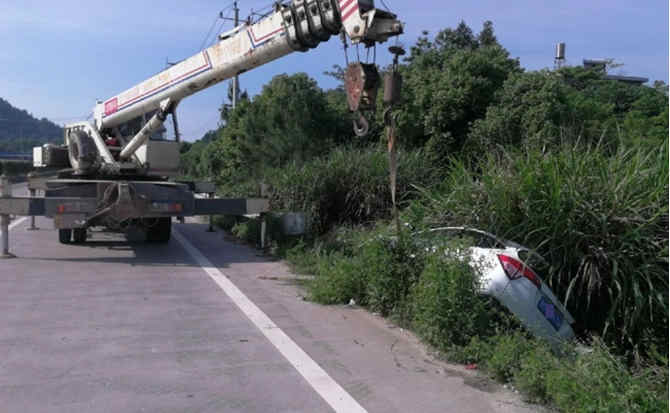 阿克苏地区重载吊车救援 阿克苏地区重载吊车救援